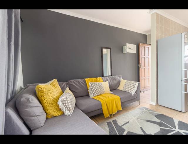 2 BEDROOM APARTMENT FOR SALE IN BURGUNDY ESTATE